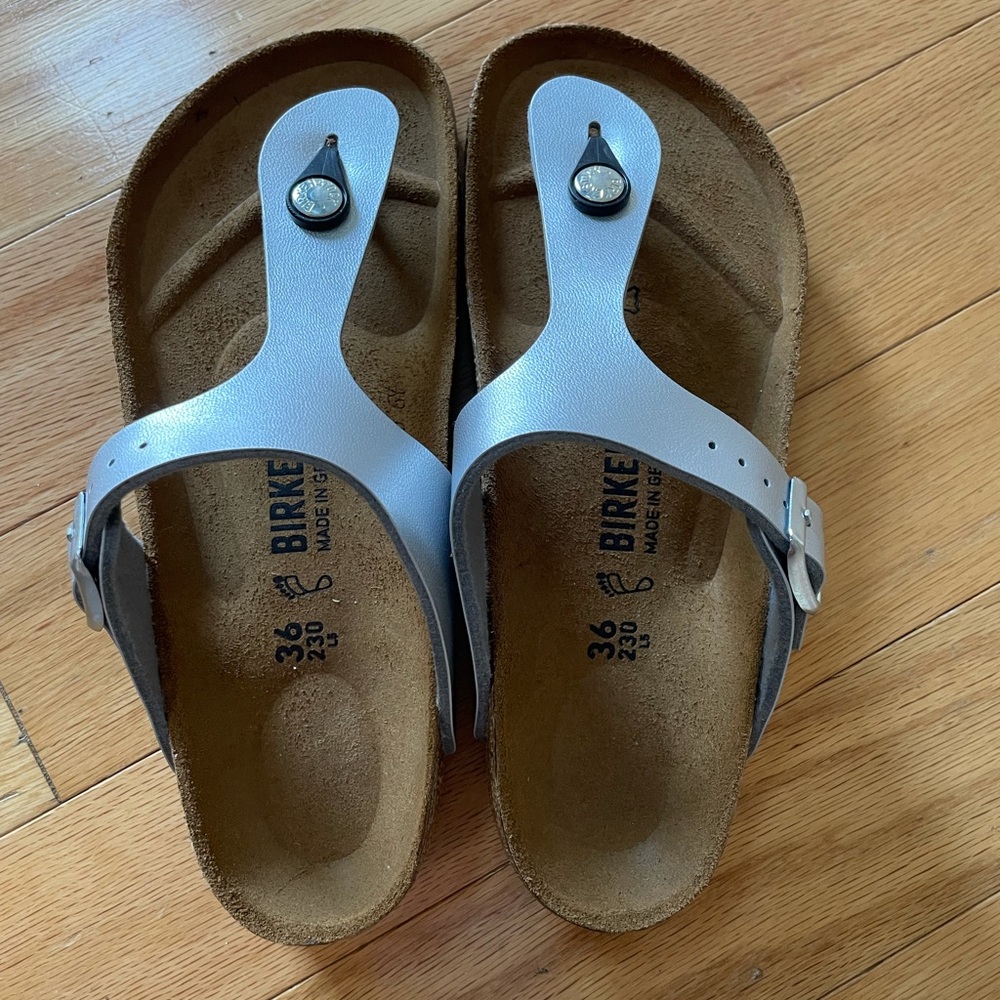 Brand New Silver Gizeh Birkenstocks